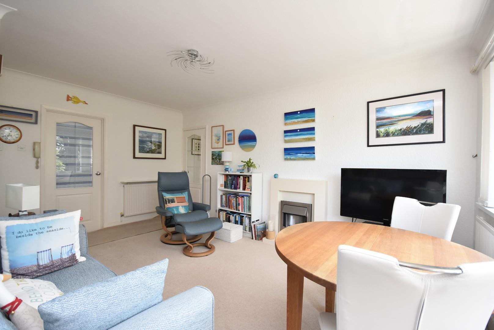 16 Albany Court, Beach Road, Penarth, CF64 1JU